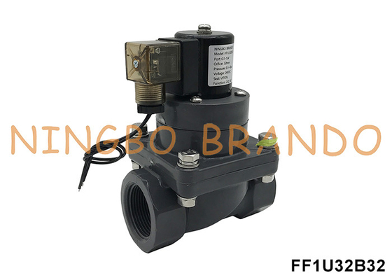 1-1/4' DN32 Korosi tahan UPVC Solenoid Valve Untuk Asam Kimia 24V 220V